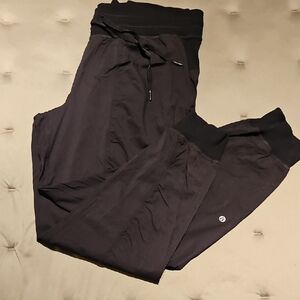 LULULEMON BLACK CINCHED FULL LENGTH DANCE STUDIO PANTS/JOGGERS. SIZE 14